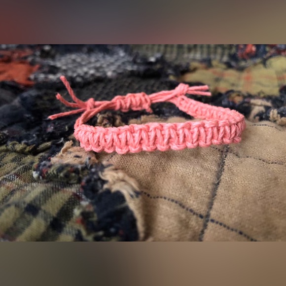 💞Pink HANDMADE Hemp Bracelet! - Picture 1 of 3